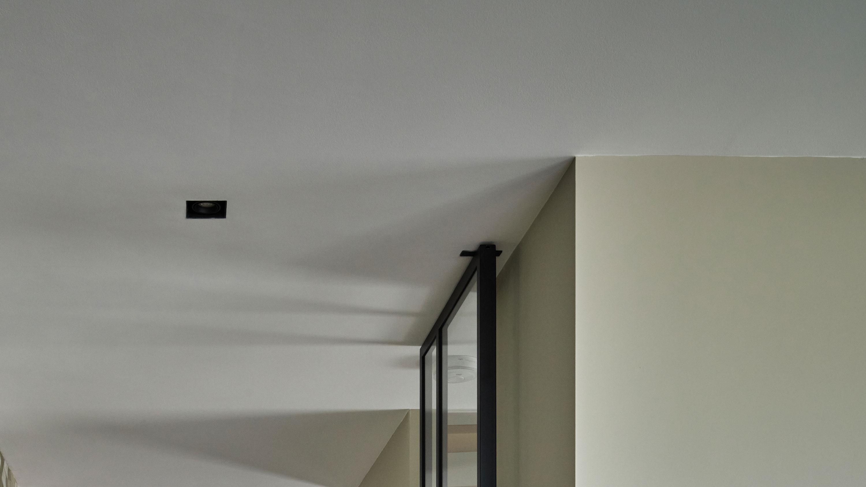 Akoestisch spuitwerk plafond